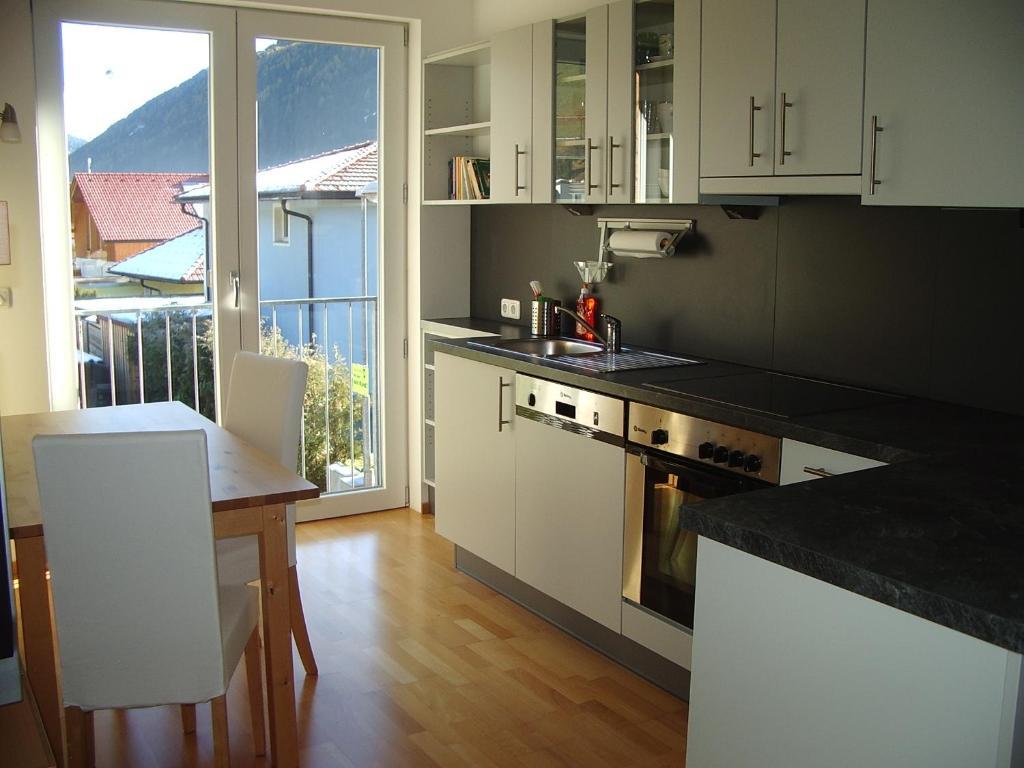 Haus Arosa Apartment Петной ам Арлберг Стая снимка